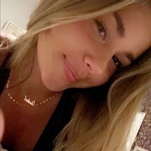 Meet your Posher, Isabel